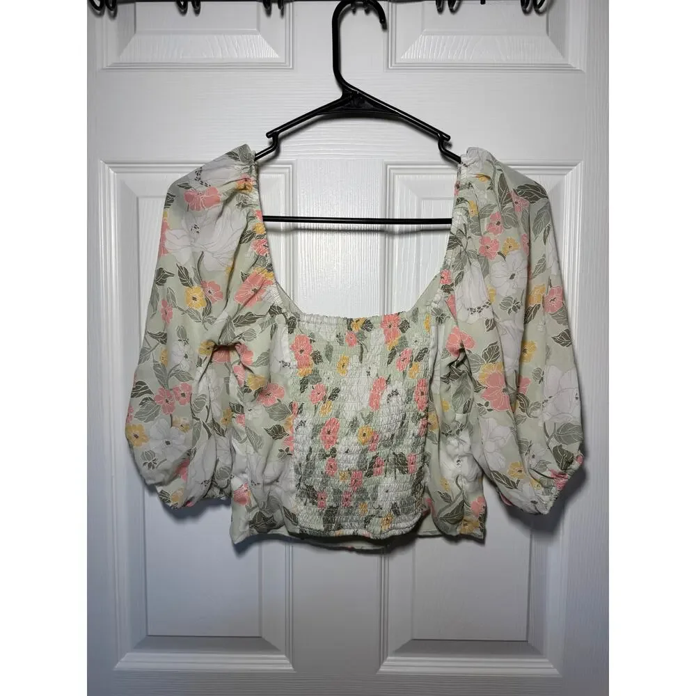 Abercrombie Puff Sleeve Floral Crop Top Size Extra Small V Bust Detail